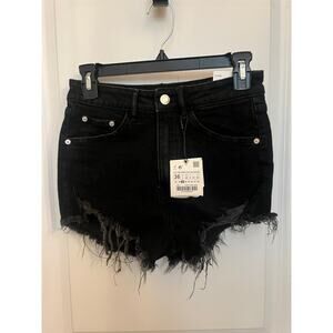 ZARA HIGH WAIST RIPPED TRF DENIM SHORTS Sz 4 ZIPFLY BLACK FRYED HEM BEACHY JEANS